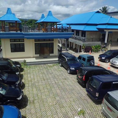 Hotel Sinar Tambolaka Waingapu Exterior photo