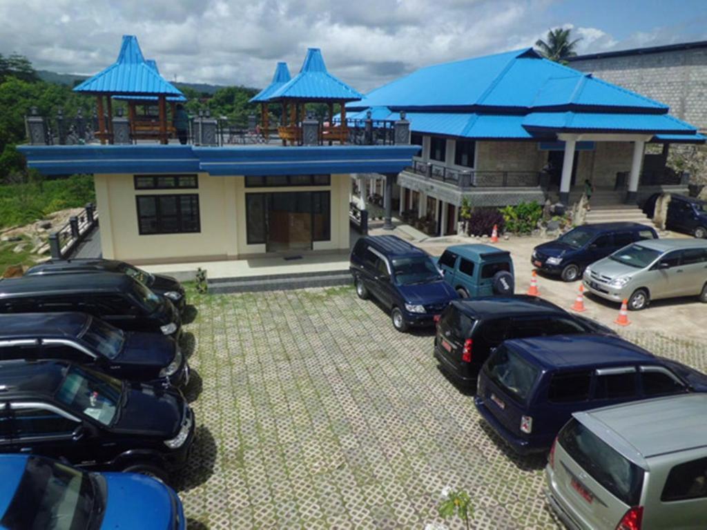 Hotel Sinar Tambolaka Waingapu Exterior photo